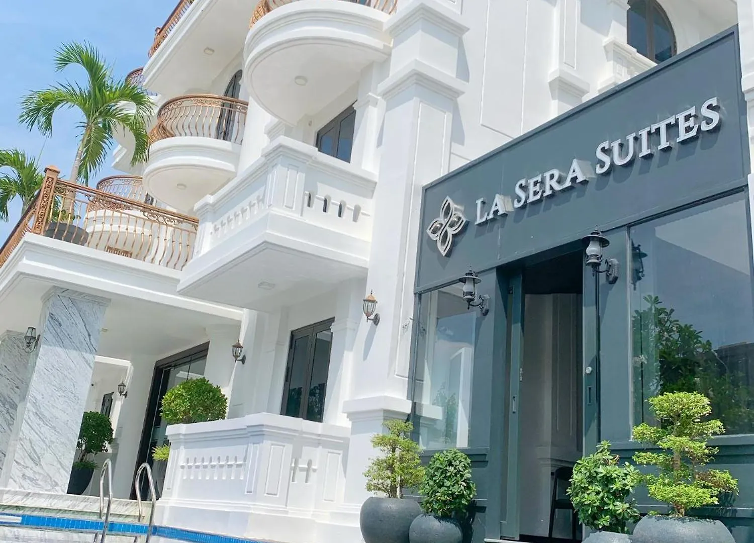 La Sera Suites Нячанг Апартаменты